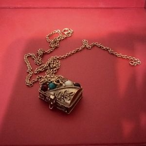 Vintage Avon necklace